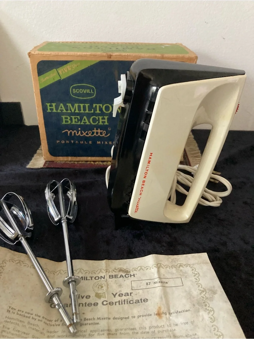 Hamilton Beach Scovill White Hand Mixer Mixette Vintage Works